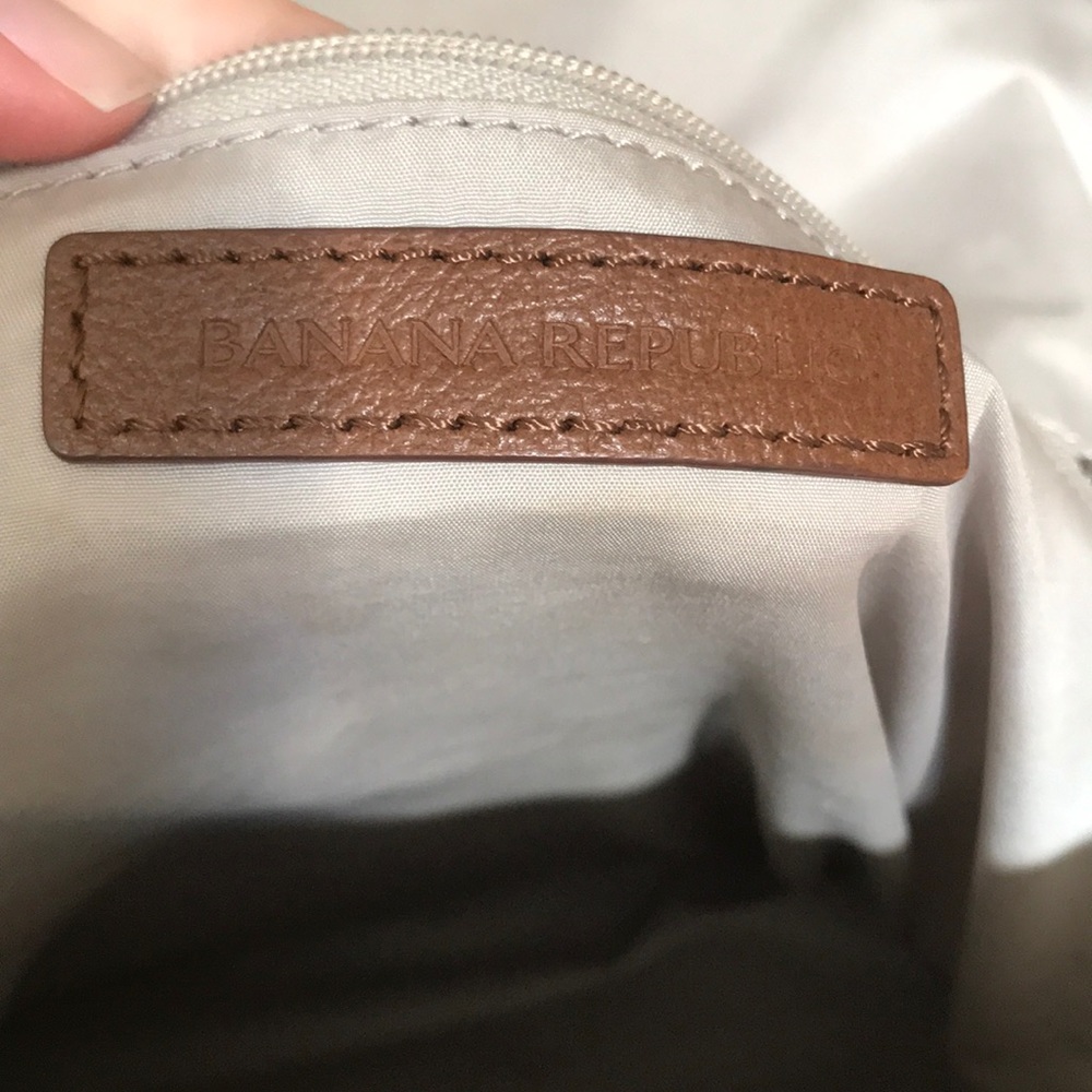 Banana Republic Large Leather Shoulder Bag - Picture 6 of 6